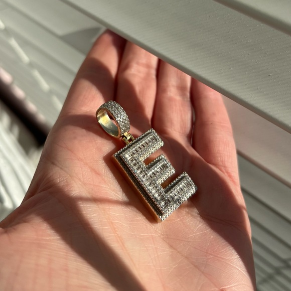 Blinged out E pendant cubic zirconia sterling silver 925 gold and silver - Picture 4 of 7